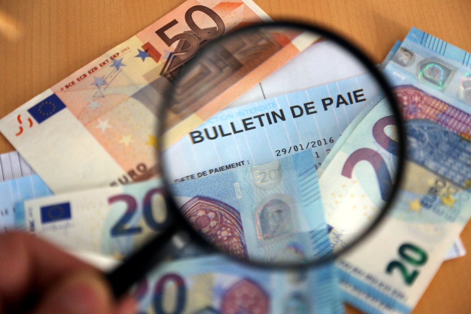 découvrez tout ce qu'il faut savoir sur le salaire net de 1750€ : avantages, impact sur le pouvoir d'achat et conseils pour optimiser vos revenus.