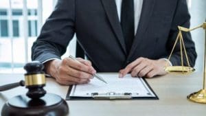 découvrez comment rédiger une plainte pour protéger votre réputation. apprenez les étapes clés pour formuler une demande efficace et les recours possibles en cas de diffamation ou de dénigrement. protégez votre image et rétablissez votre honneur.