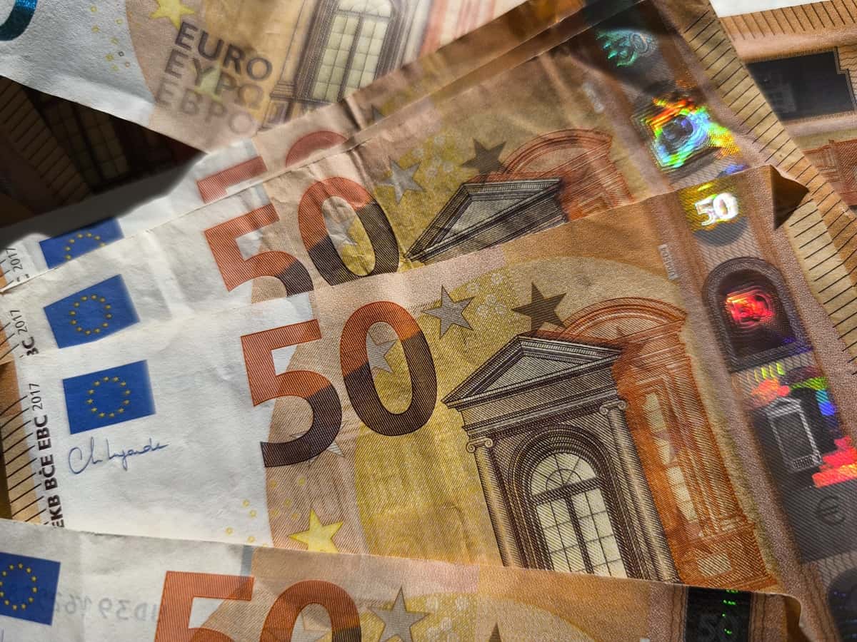 découvrez comment effectuer un virement exceptionnel en toute sécurité. obtenez des conseils pratiques et les étapes à suivre pour réaliser des transferts d'argent hors du commun, que ce soit pour des occasions spéciales ou des besoins financiers urgents.