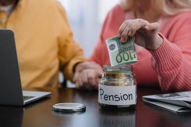découvrez tout ce qu'il faut savoir sur l'augmentation des petites pensions : conditions, montants revalorisés, calendrier et démarches pour bénéficier de cette hausse en 2024.