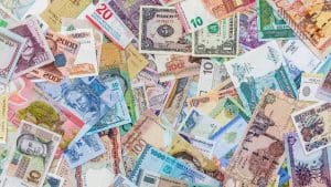 découvrez comment les marocains résidant à l'étranger (mre) contribuent à hauteur de 8% au pib du maroc, soulignant leur rôle essentiel dans l'économie nationale grâce à leurs transferts et investissements.