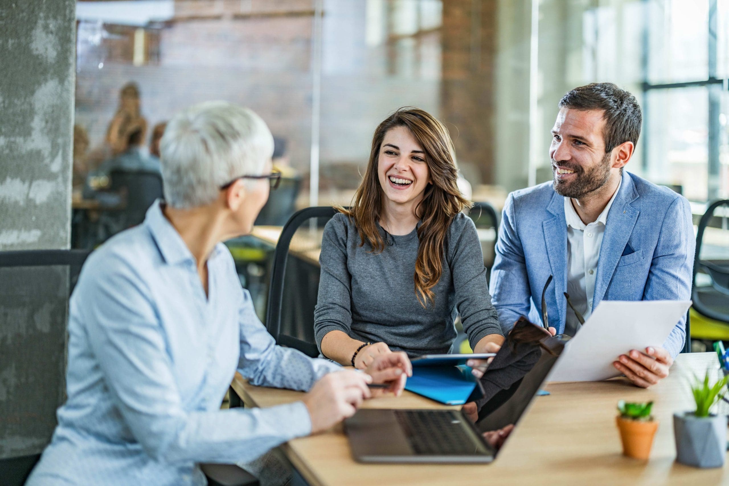 comment répondre efficacement à votre banque : modèles de messages, conseils professionnels, délais à respecter et pièces à fournir pour une réponse claire.