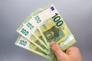 découvrez tout ce qu’il faut savoir sur le versement de 450 € : conditions, démarches, bénéficiaires et réponses à vos questions sur cette aide financière en france.