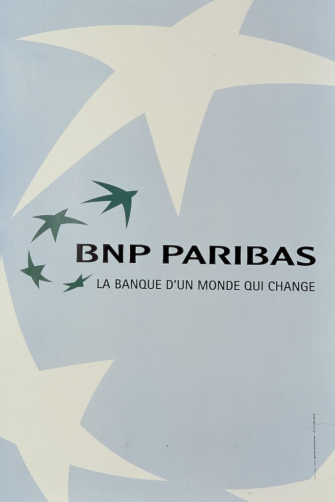 découvrez tout sur la fusion bancaire : enjeux, étapes clés, avantages pour les clients et impact sur le secteur financier. comprenez le processus et ses conséquences pour les banques.