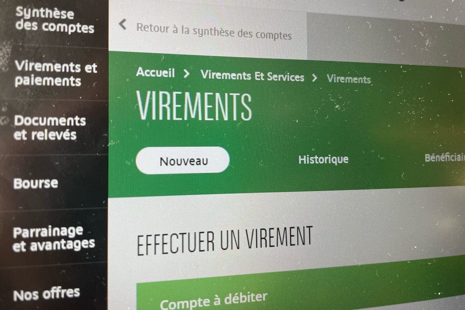 découvrez les raisons possibles du blocage de fonds lors d'un virement bancaire, les démarches à suivre pour débloquer l'argent, et les solutions pour éviter ce genre de situation.