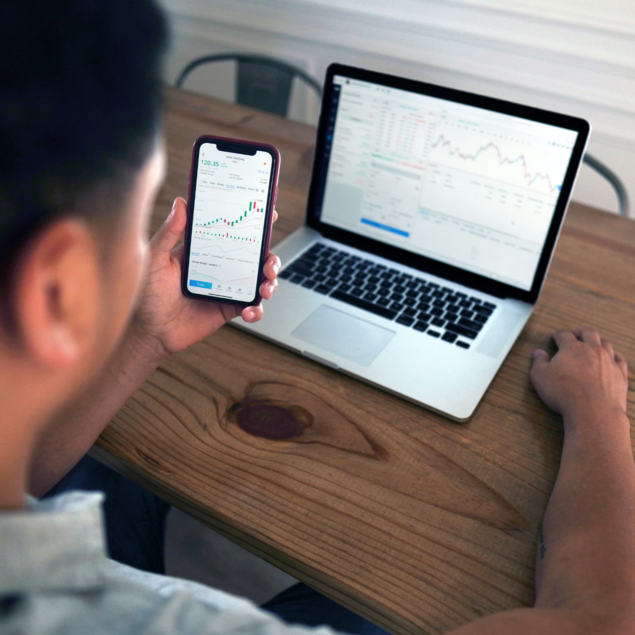 découvrez tout sur la récente hausse des tarifs des banques en ligne en décembre : analyse des prix, comparaison et conseils pour mieux gérer vos frais bancaires.