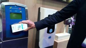 découvrez comment utiliser votre smartphone comme ticket de transport à paris pour un voyage simple et sans papier dans les bus, métros et tramways.
