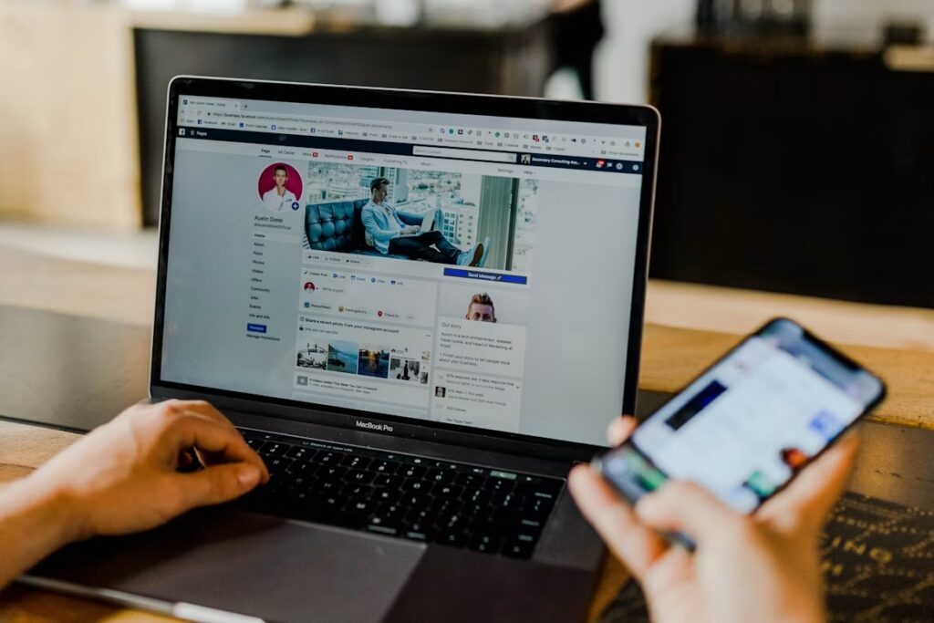 Social media : comprendre les médias sociaux et bâtir une présence utile